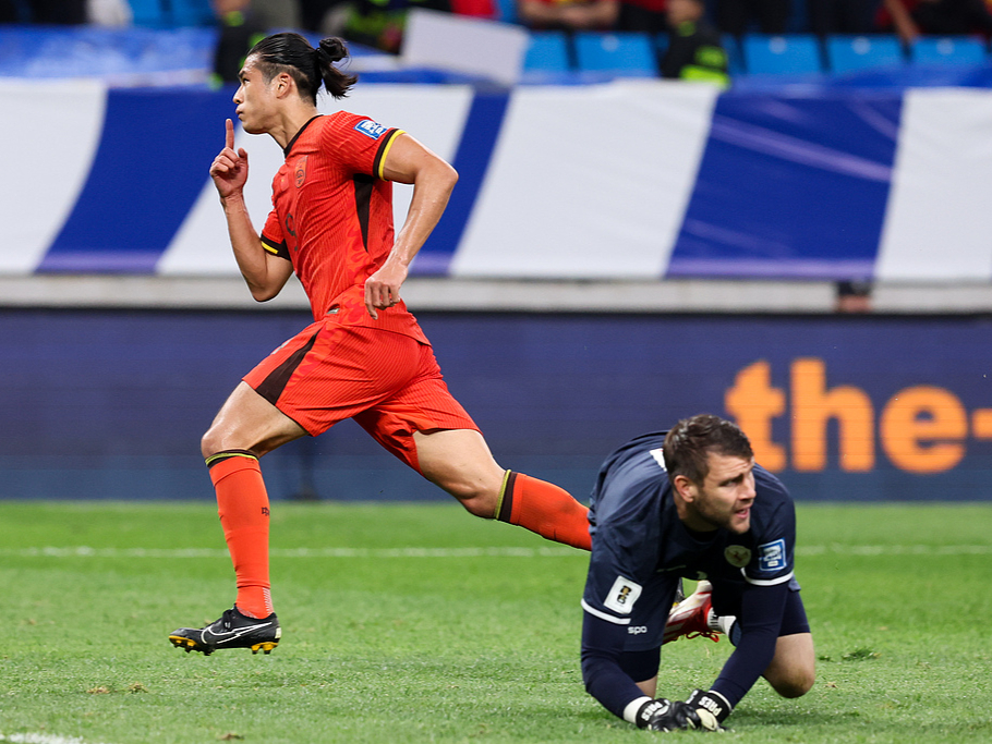 精神展示：女足决赛场上无法忽视(女足决赛比分)