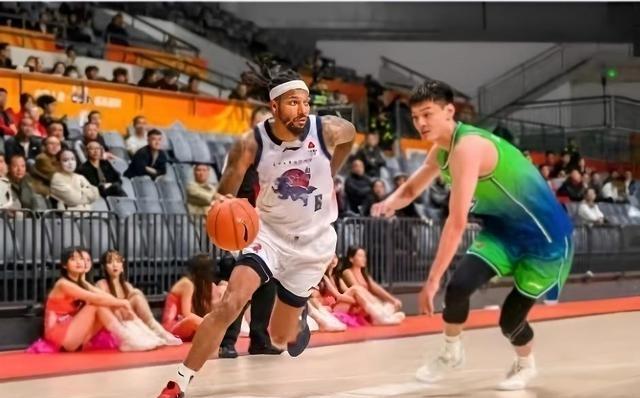 完美体育品牌-新援外援加盟，火力全开带领球队赢下比赛的简单介绍